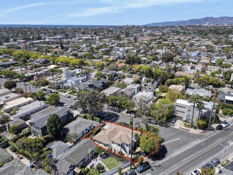 More Photos Of 2045 Penmar Ave, Venice Apartments For Sale