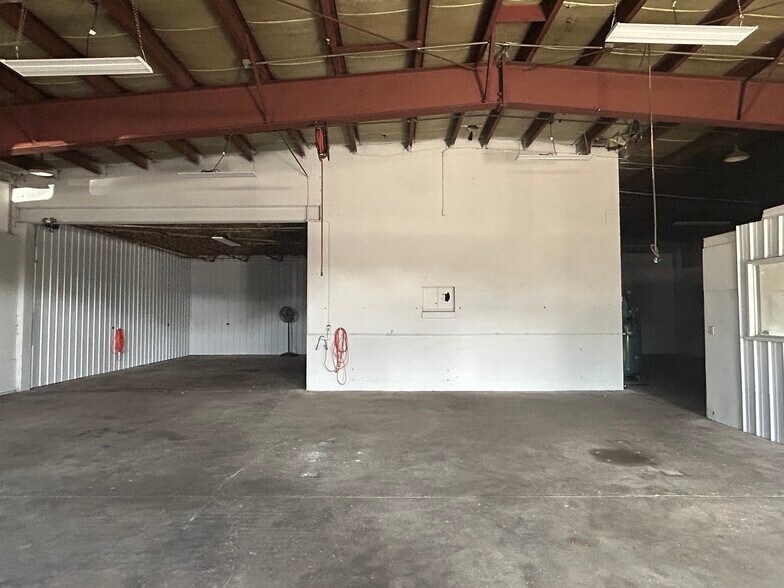 More Photos Of 3499 E Main St, Kalamazoo Auto Repair For Sale