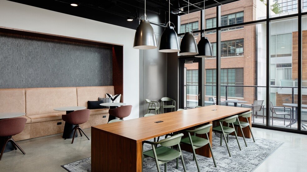 More Photos Of 161 N May St, Chicago Apartments For Lease