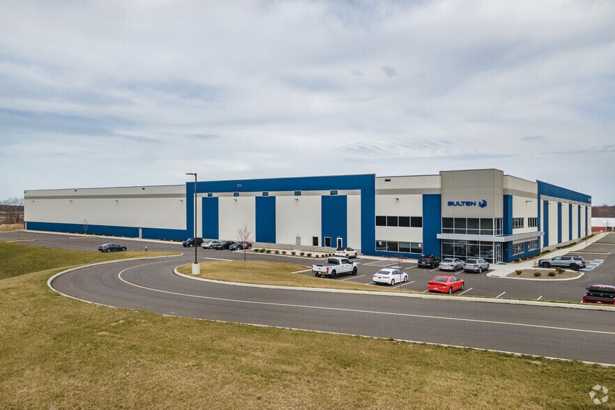 Primary Photo Of 10069 Wellman Rd, Streetsboro Distribution For Lease