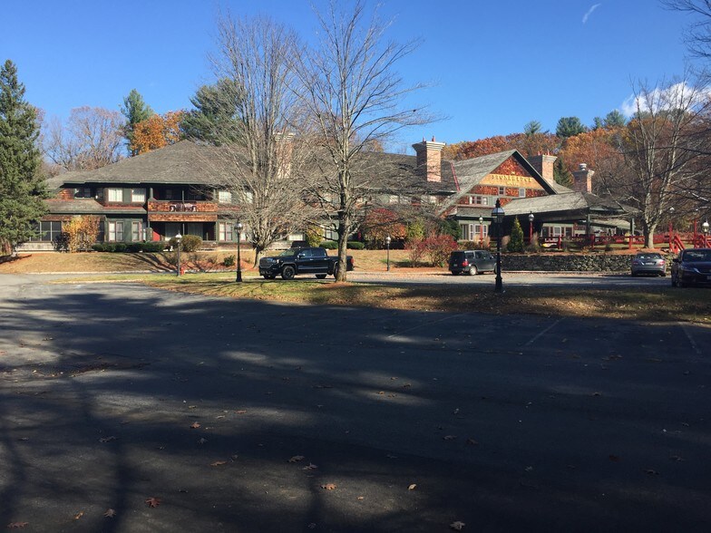 More Photos Of 160 Pawtucket Blvd, Tyngsborough Hotel For Sale