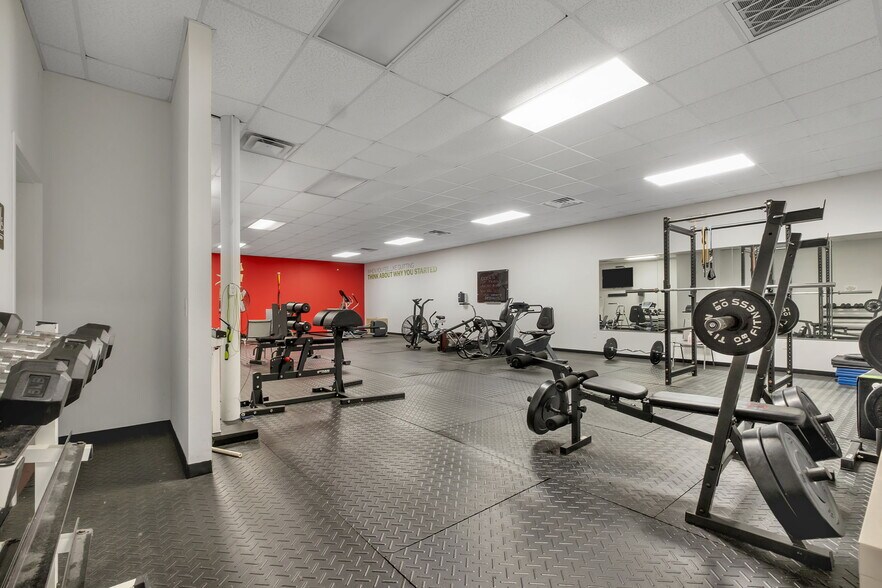 More Photos Of 1690 Capital Cir SW, Tallahassee Warehouse For Sale