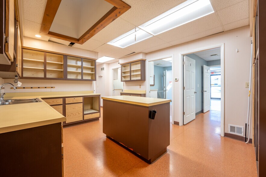 More Photos Of 5767 PA-981 Hwy, Latrobe Medical For Sale