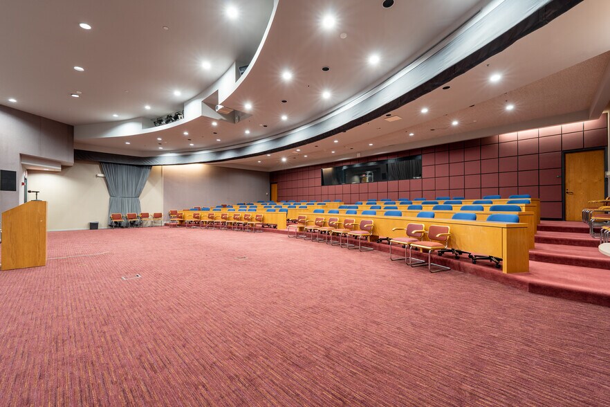 More Photos Of 2300 Litton Ln, Hebron Office Residential For Lease