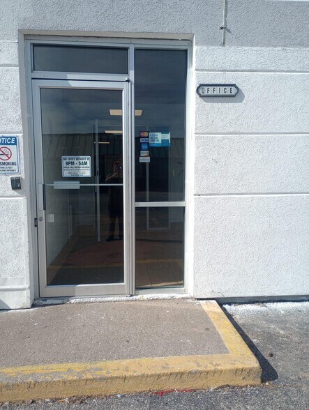 More Photos Of 2501 52nd Ave, Moline Hotel For Sale