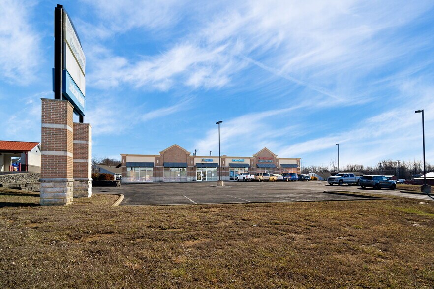 More Photos Of 120 Roberts Ln, Hillsboro Freestanding For Lease