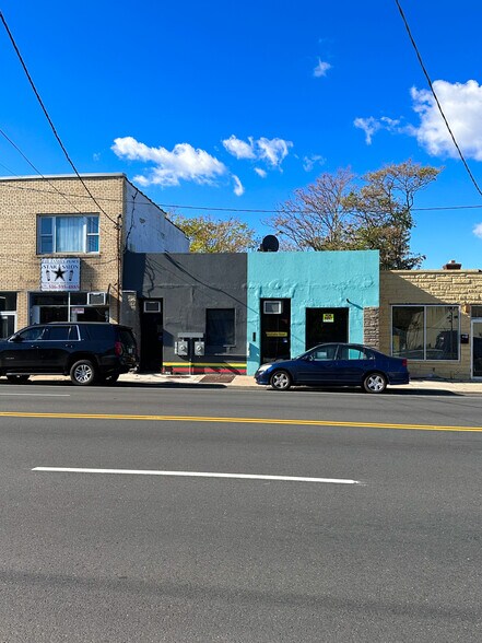 More Photos Of 197-199 N Main St, Freeport Storefront For Sale