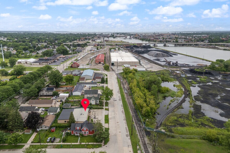 More Photos Of 1138 State St, Green Bay Warehouse For Sale