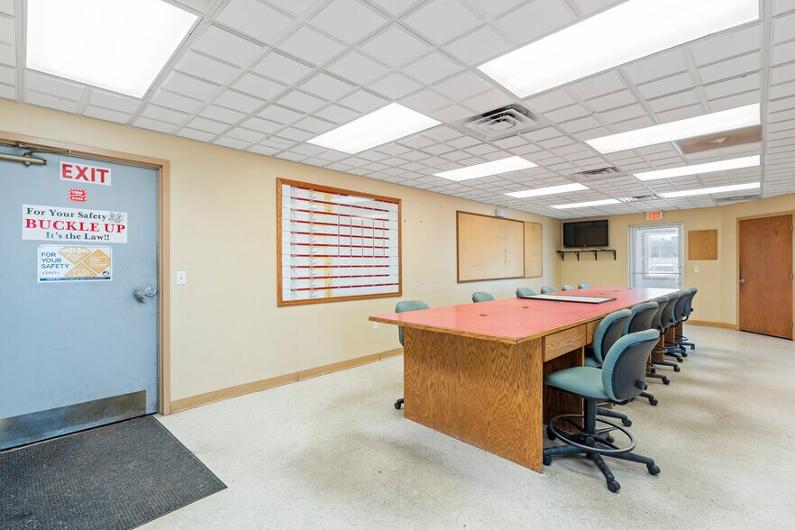 More Photos Of 275 Larcel Dr, Sikeston Flex For Sale