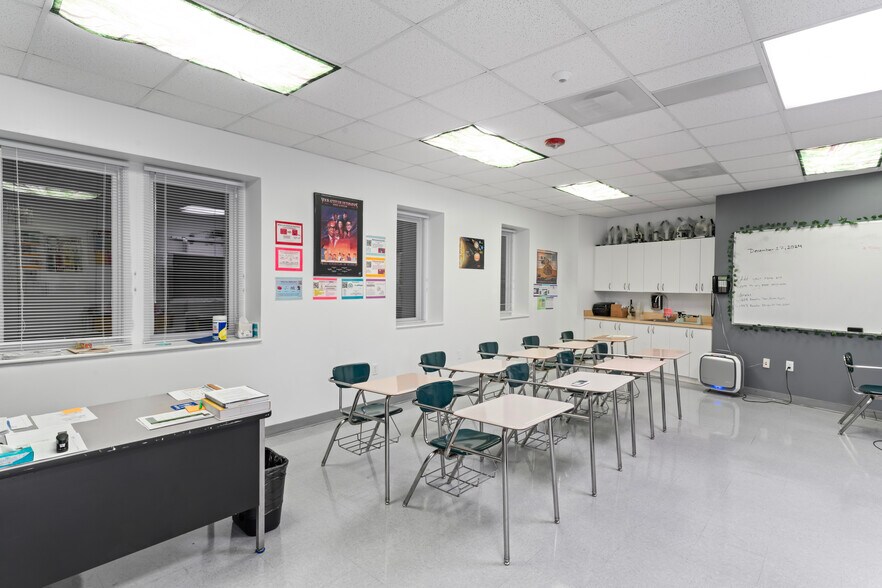 More Photos Of 216 S Peyton St, Alexandria Schools For Sale