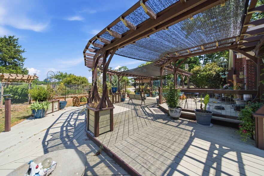 More Photos Of 1650 Dusty Rd, Newberry Winery Vineyard For Sale