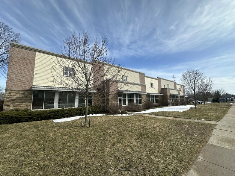 Primary Photo Of 2040 E St Francis Ave, Saint Francis Self Storage For Lease