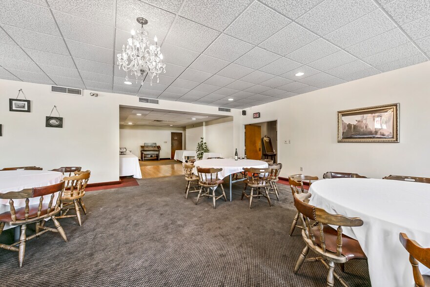 More Photos Of 9494 Riverton Rd, Bangor Restaurant For Sale