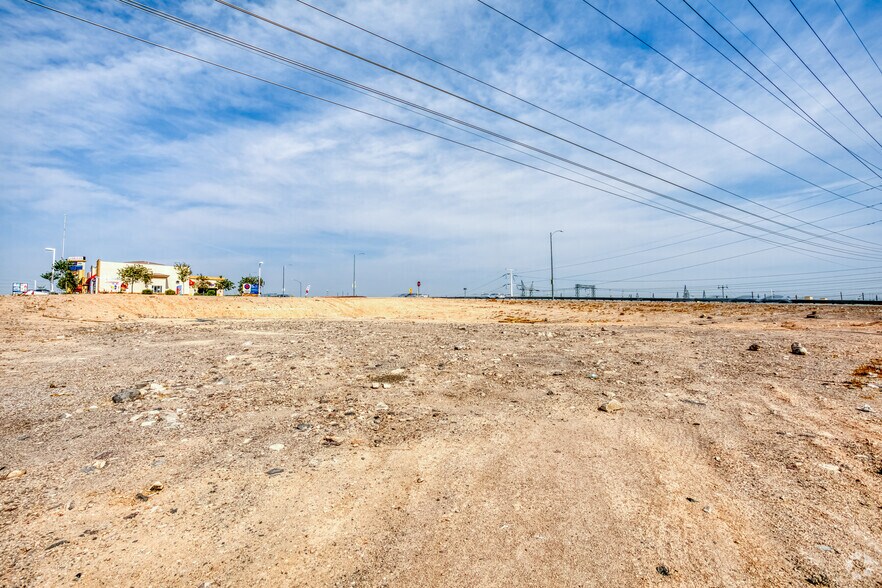 More Photos Of 5799 Russell Rd, Henderson Restaurant For Lease