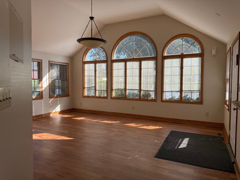 More Photos Of 1012 Medical Ridge Rd, Clinton Medical For Sale