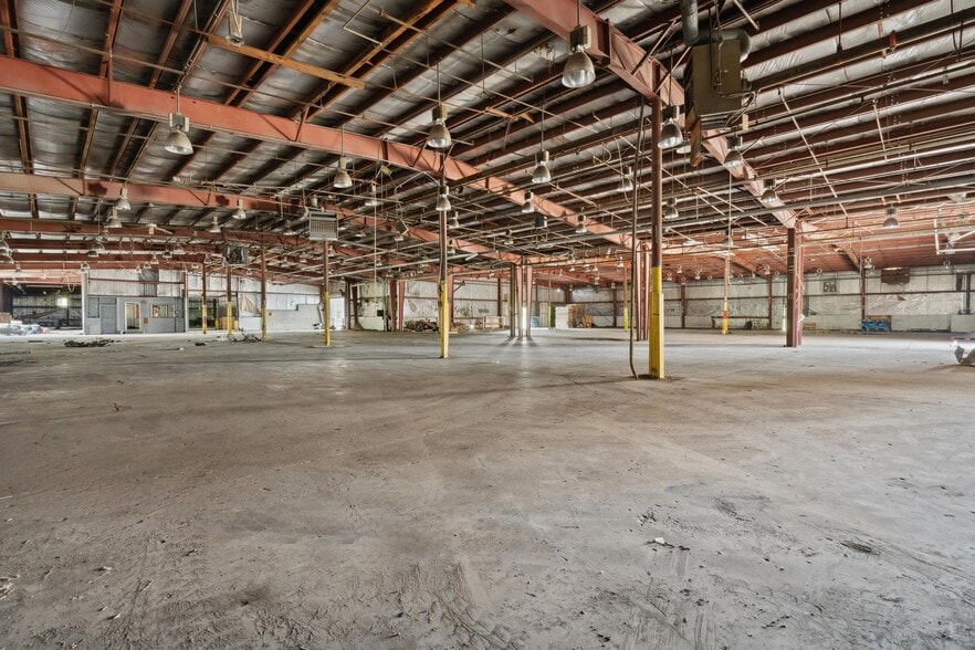 More Photos Of 724 N Irwin St, Dayton Warehouse For Sale