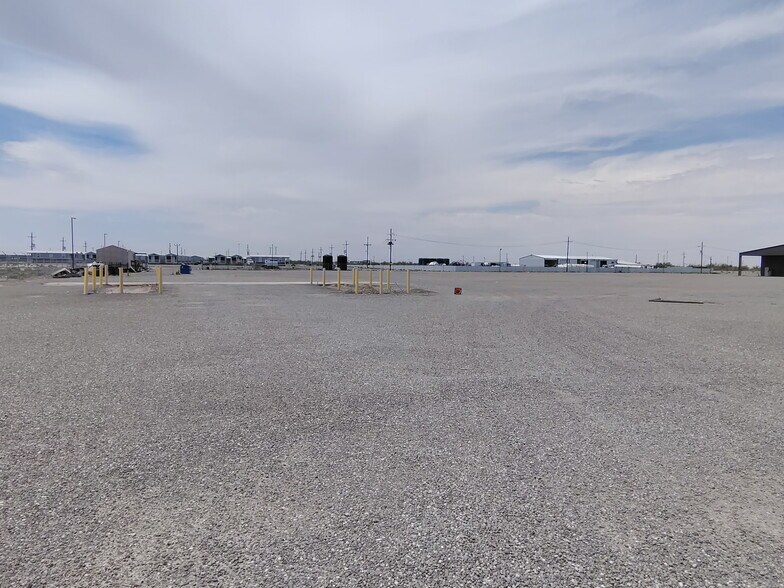 More Photos Of 155 US 285 N hwy, Pecos Warehouse For Sale