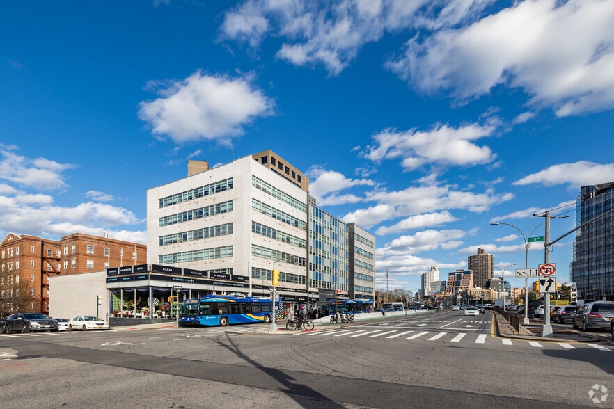 More Photos Of 11801 Queens Blvd, Forest Hills Office For Lease