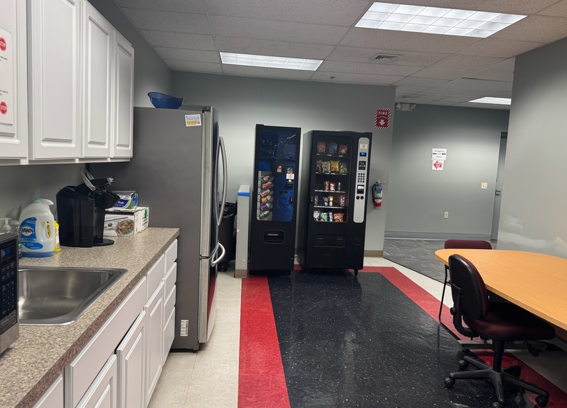 More Photos Of 66 Industry Ave, Springfield Flex For Lease