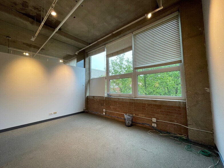 More Photos Of 2000 N Racine Ave, Chicago Loft Creative Space For Lease