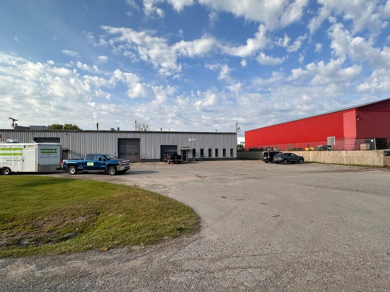 More Photos Of 3945 S Blue Star Dr, Traverse City Service For Lease