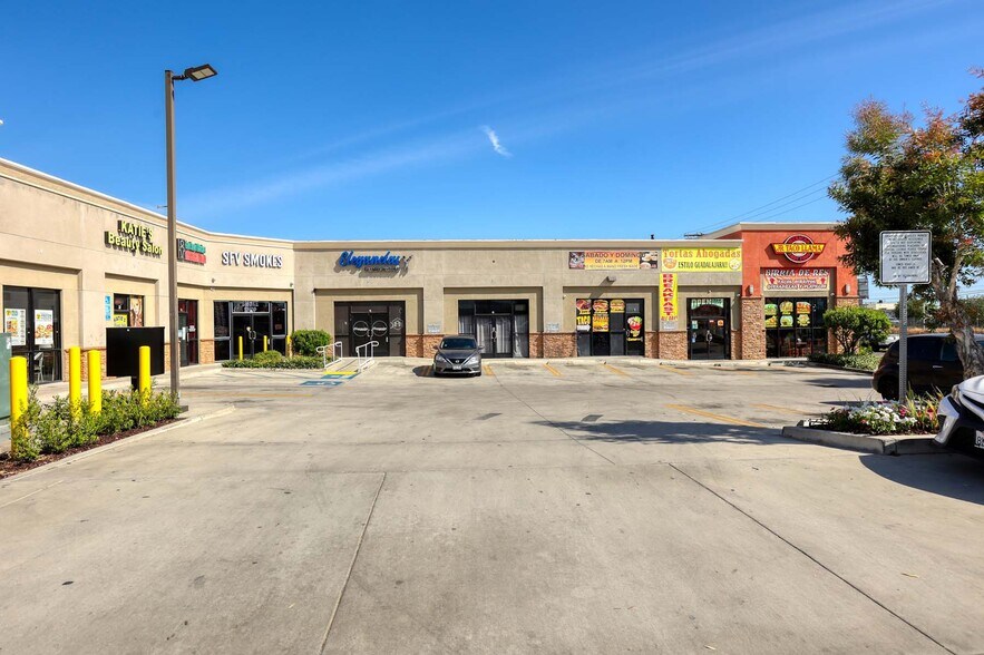 More Photos Of 10118 San Fernando Rd, Pacoima Unknown For Lease