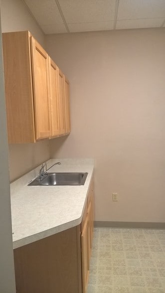 More Photos Of 3956 Sunbeam Rd, Jacksonville Medical For Lease