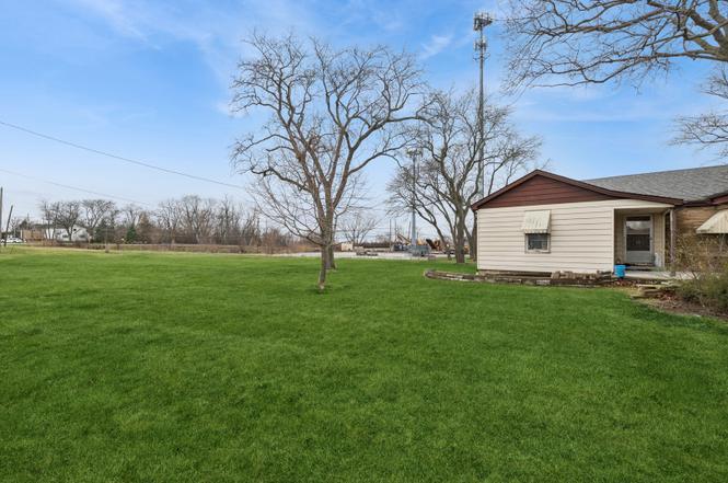 More Photos Of 20922 W Il Route 176, Mundelein Service For Sale