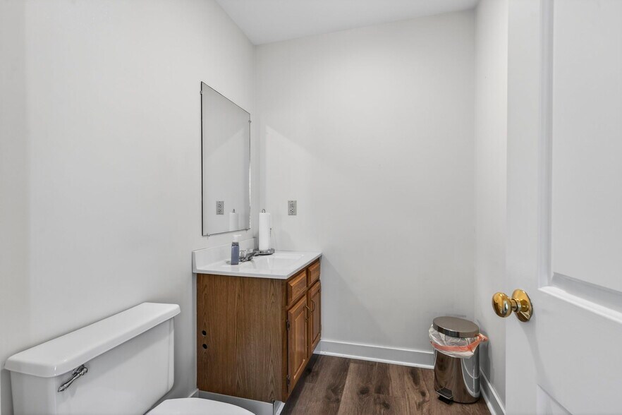 More Photos Of 35 E Pearl St, Nashua Office For Sale