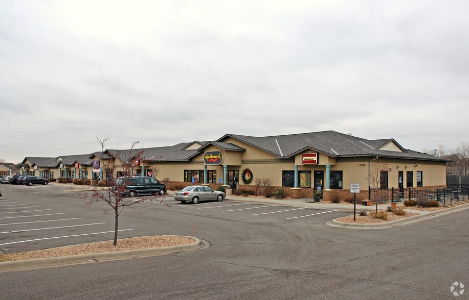 1011 Meadowlands Dr, Saint Paul, MN 55127 For Lease