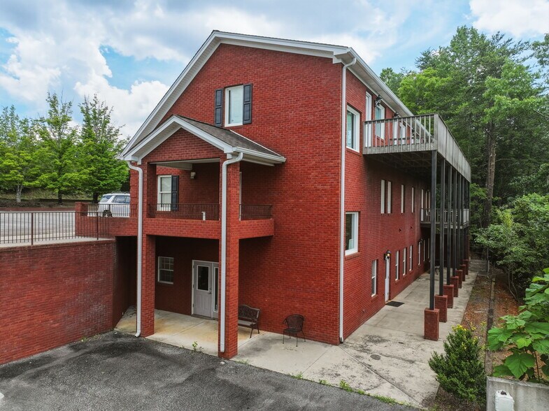 More Photos Of 70 Mountain Dr, Dahlonega Medical For Lease