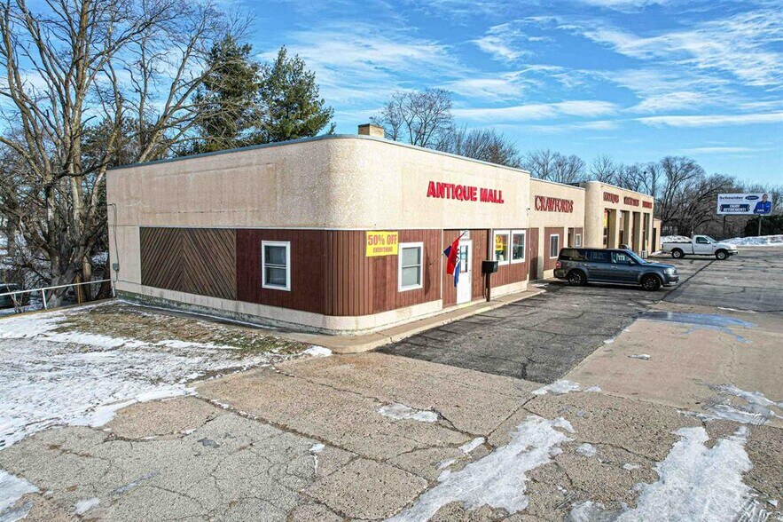 More Photos Of 604 E Wisconsin St, Sparta Industrial For Sale