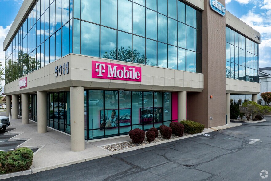 More Photos Of 5011 Meadowood Mall Cir, Reno Office For Lease