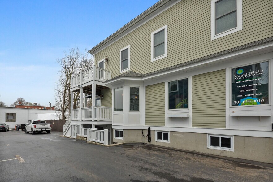 More Photos Of 10 Spring St, Marblehead Storefront Retail Residential For Lease