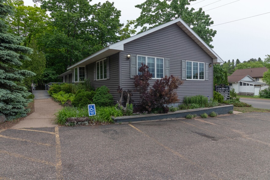More Photos Of 375 N McClellan Ave, Marquette Office Residential For Sale