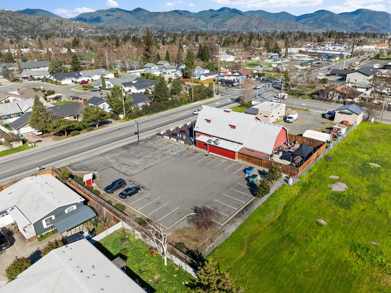 More Photos Of The Toasted Barrel, Grants Pass Restaurant For Sale