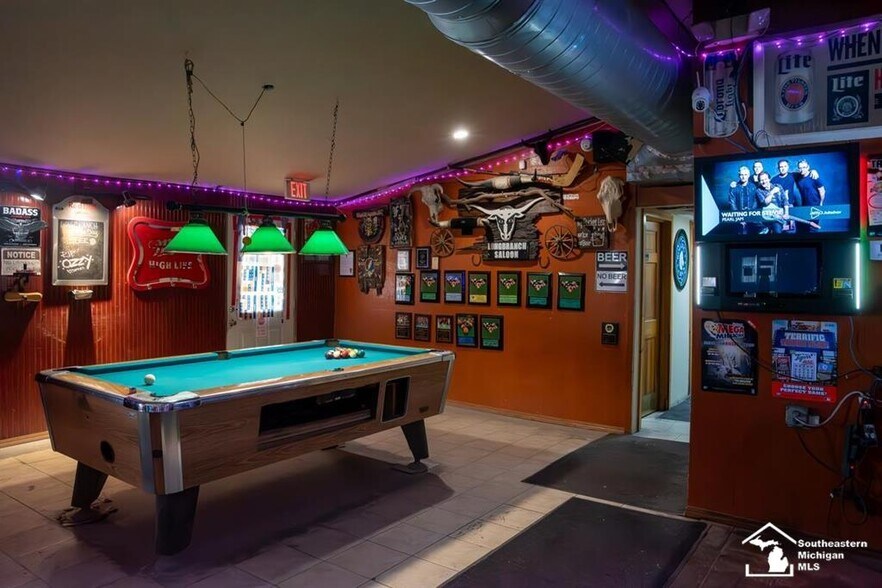 More Photos Of 10221 Telegraph Rd, Carleton Bar For Sale