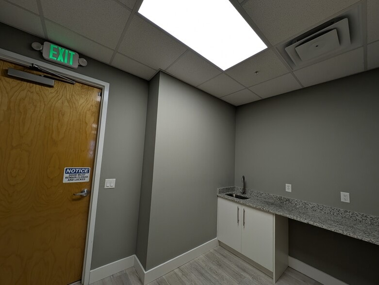 More Photos Of 1210 E Osceola Pky, Kissimmee Medical For Lease