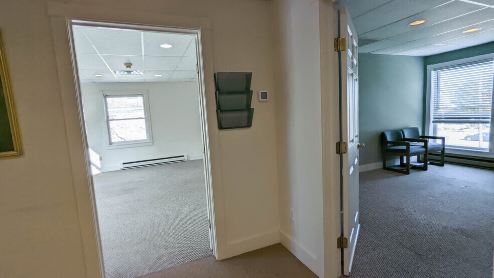 More Photos Of 191 Main St, Old Saybrook Loft Creative Space For Lease