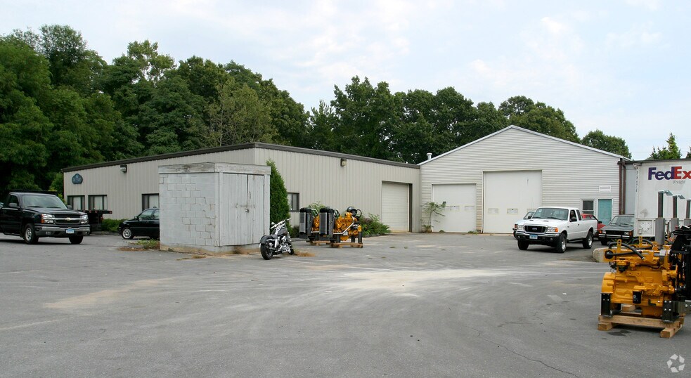 More Photos Of 36 Plains Rd, Essex Freestanding For Lease