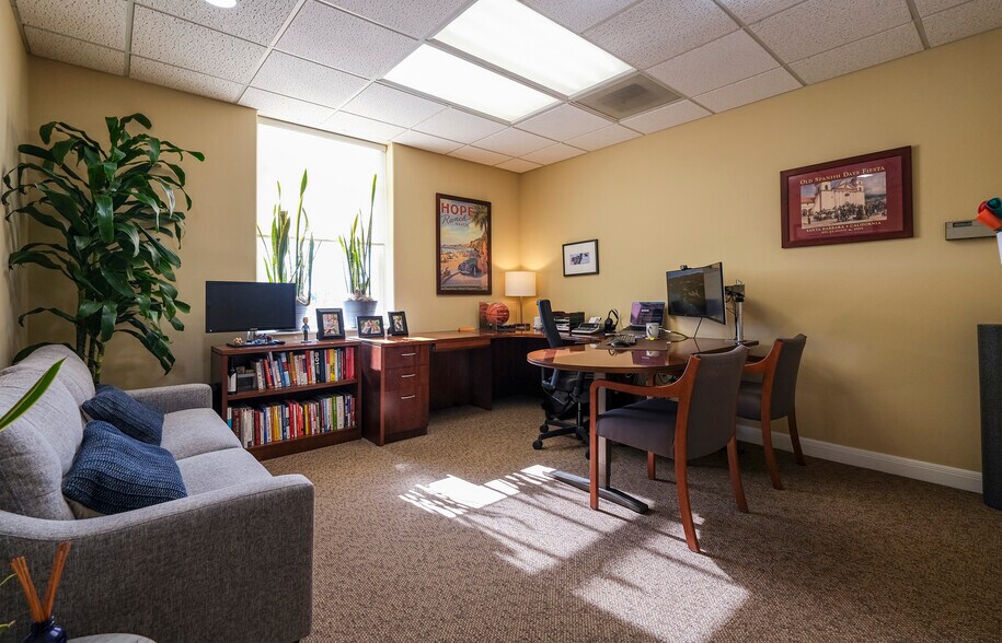 More Photos Of 925 De La Vina St, Santa Barbara Office For Lease