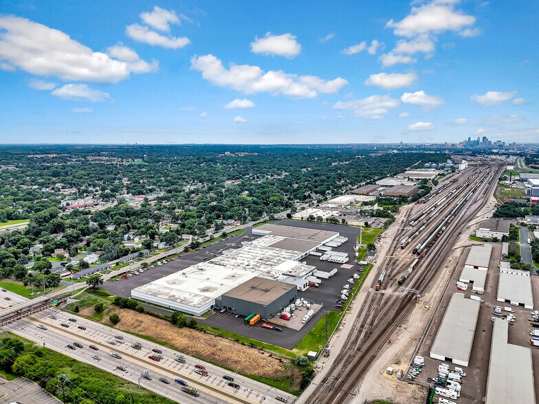 More Photos Of 5320-5400 Main St NE, Fridley Warehouse For Lease