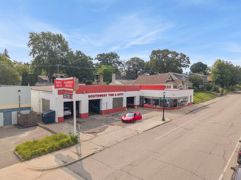 Primary Photo Of 5009 Xerxes Ave S, Minneapolis Auto Repair For Sale