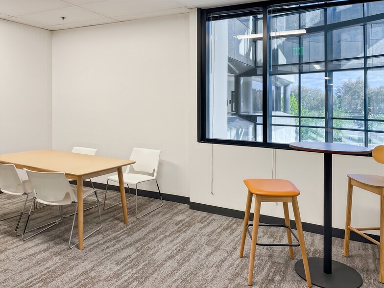 More Photos Of 3330 Harbor Blvd, Costa Mesa Coworking Space