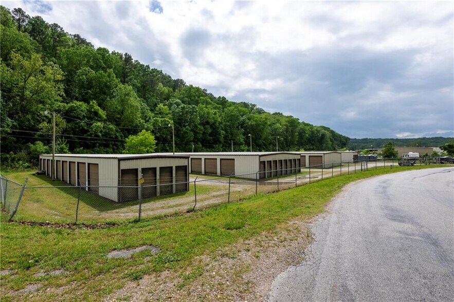 More Photos Of 450 Pinion Dr, Bella Vista Self Storage For Sale