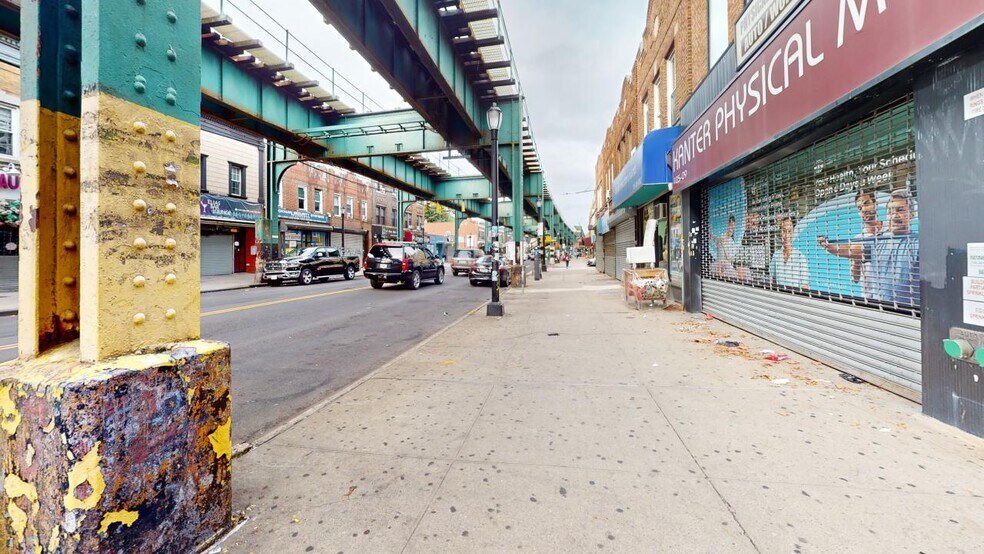 More Photos Of 105-09 Jamaica Ave, Richmond Hill Office For Sale