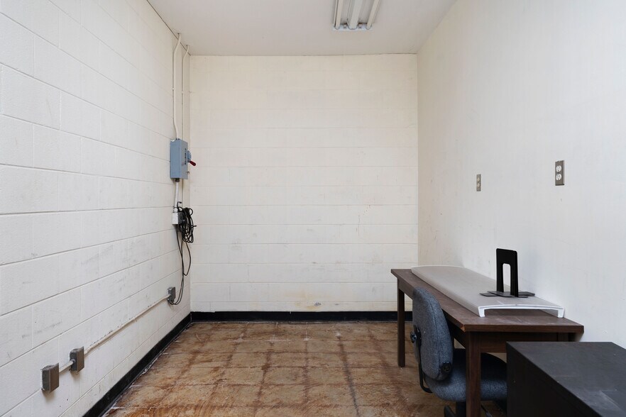 More Photos Of 112 Old Mill Rd, Cartersville Research And Development For Sale