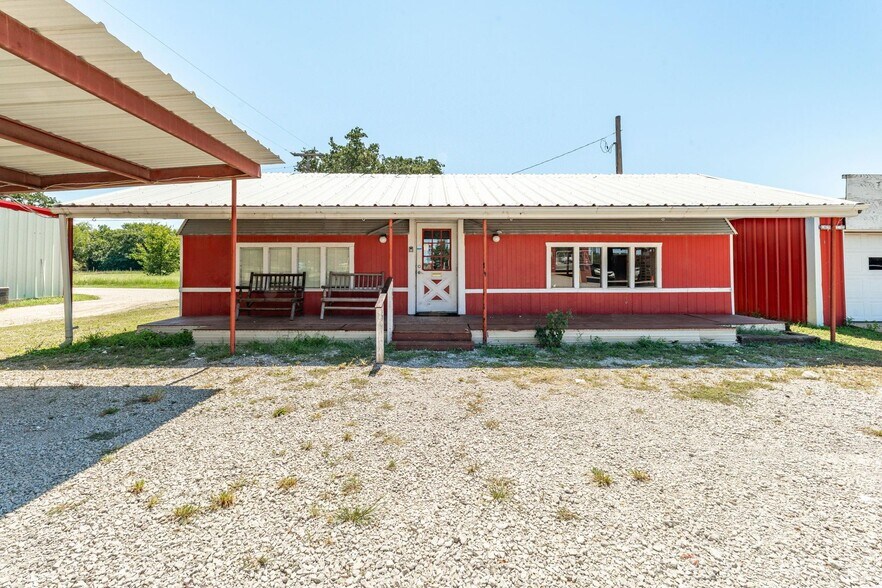 More Photos Of 929 E Main St, Eastland Carwash For Sale