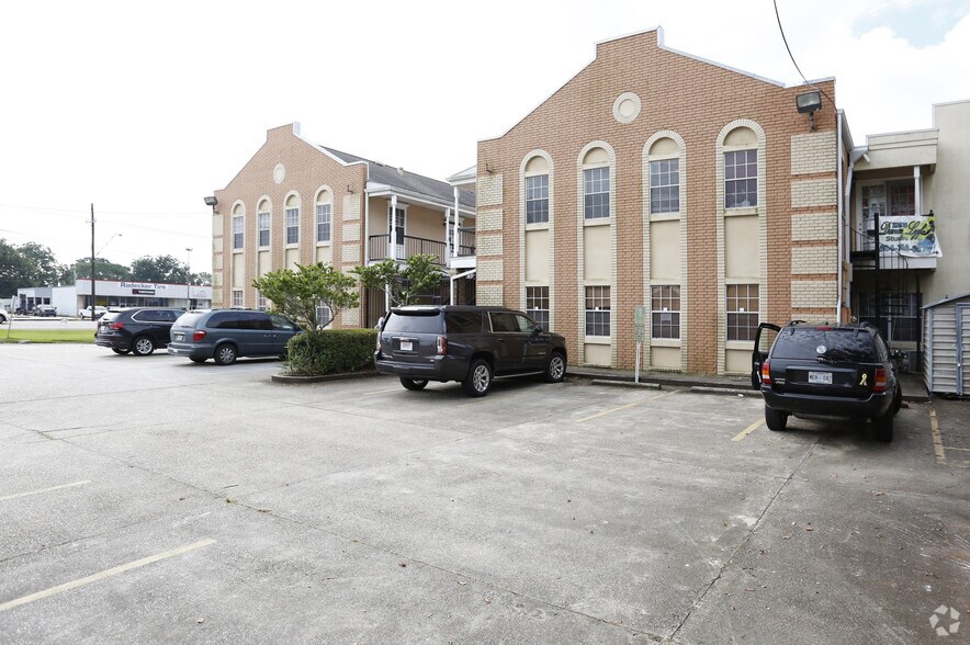More Photos Of 2002 20th St, Kenner Office For Sale