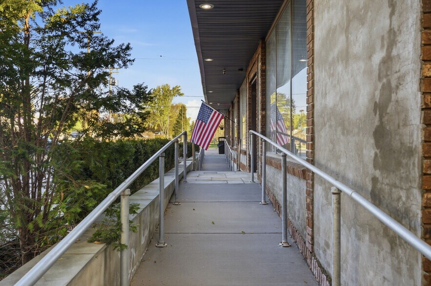 More Photos Of 4086 Davison Rd, Burton Freestanding For Sale